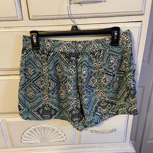 Patterned flowy shorts